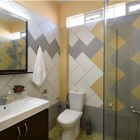 7 bedroom seaside villa with pool, Kassiopi, sleeps 13